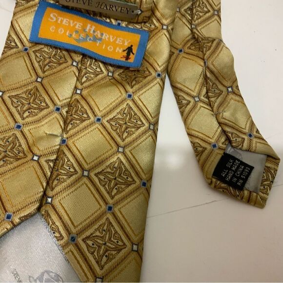 Steve Harvey Collection Silk Tie - Picture 6 of 7